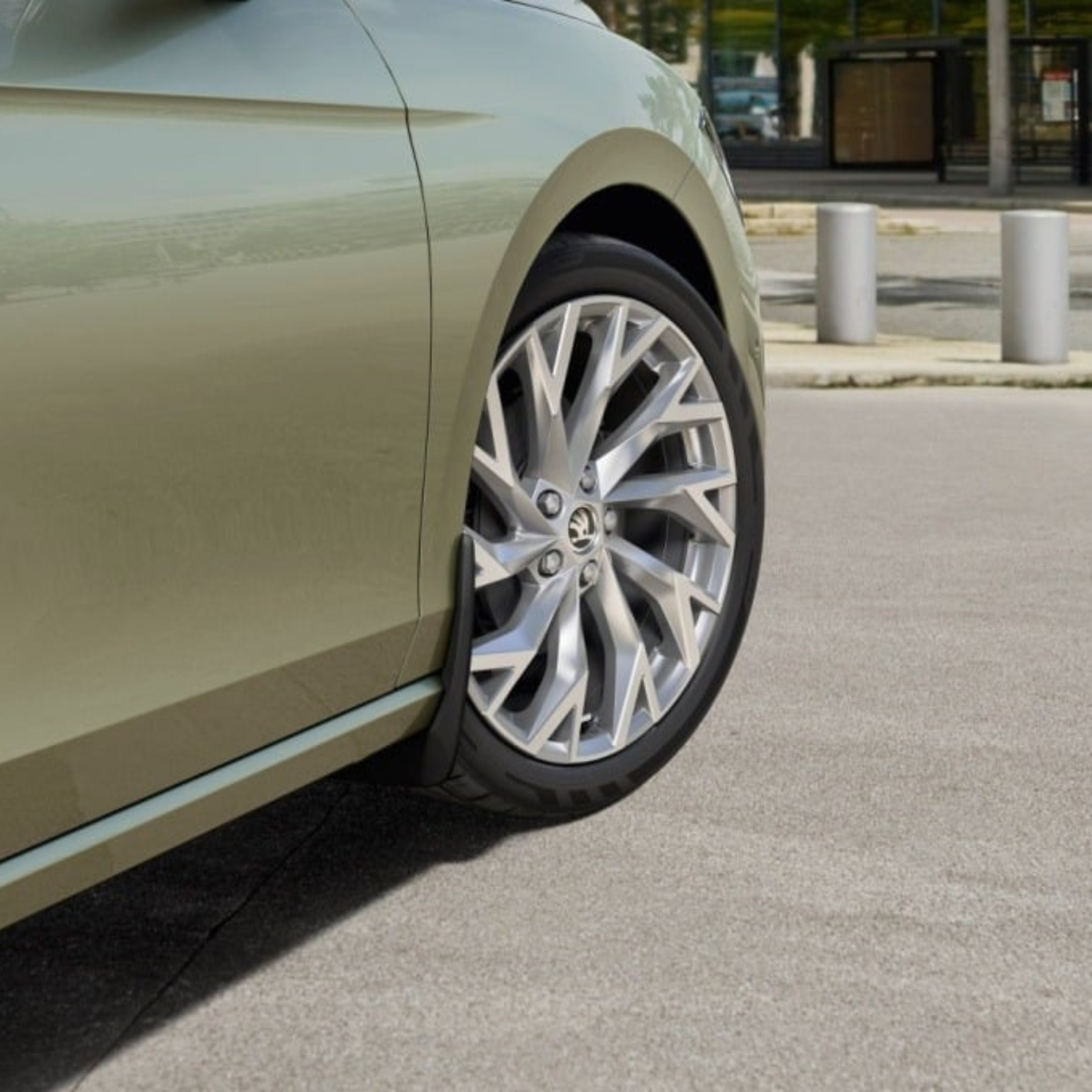 [Pre-Order] Skoda Superb Combi Mudflaps